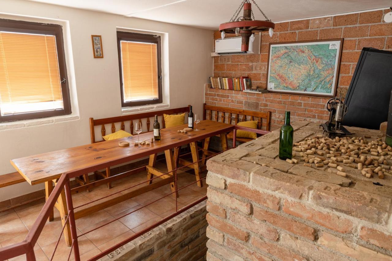 Cabernet Apartment *